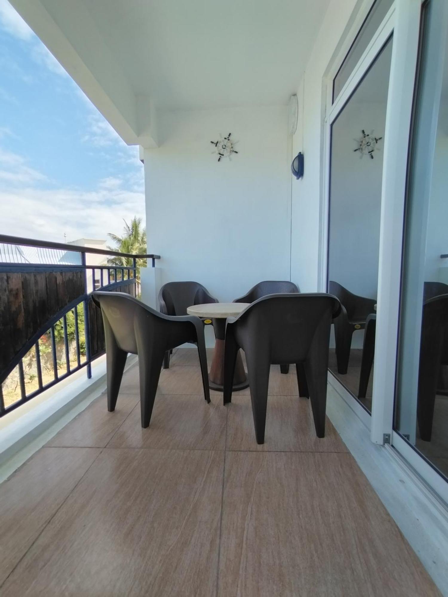 Flic-en-Flacq Morsky Vanek Apartment מראה חיצוני תמונה